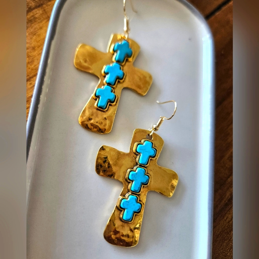 Western cross earrings are now available ✨️